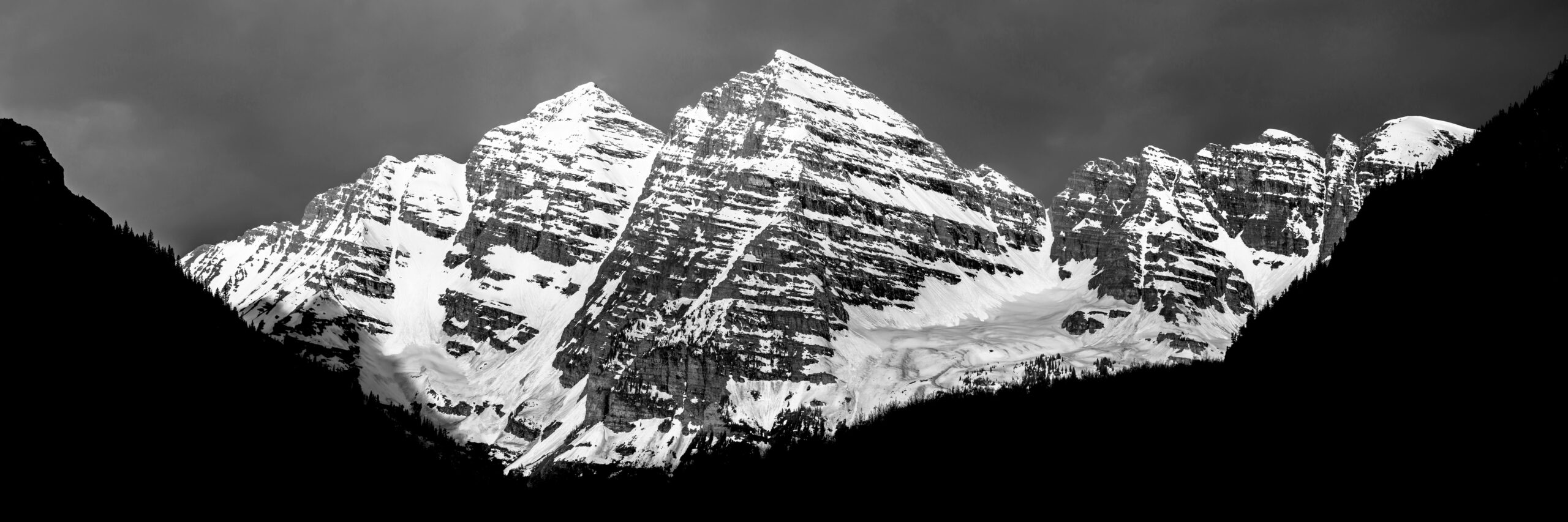 Black and white panoramic image of Maroon Bells, Colorado - Gintchin Fine Art